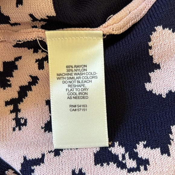 Elisa J Pink Navy and Fit and Flare Cocktail size M in pristine condition - Picture 7 of 8